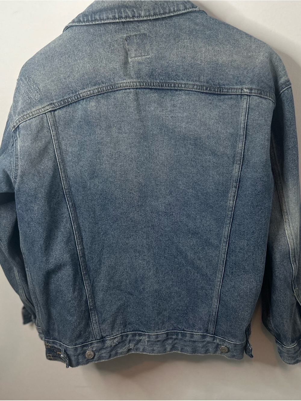 Wild Fable Women’s Oversized Distressed Blue Denim Jacket - Picture 9 of 11
